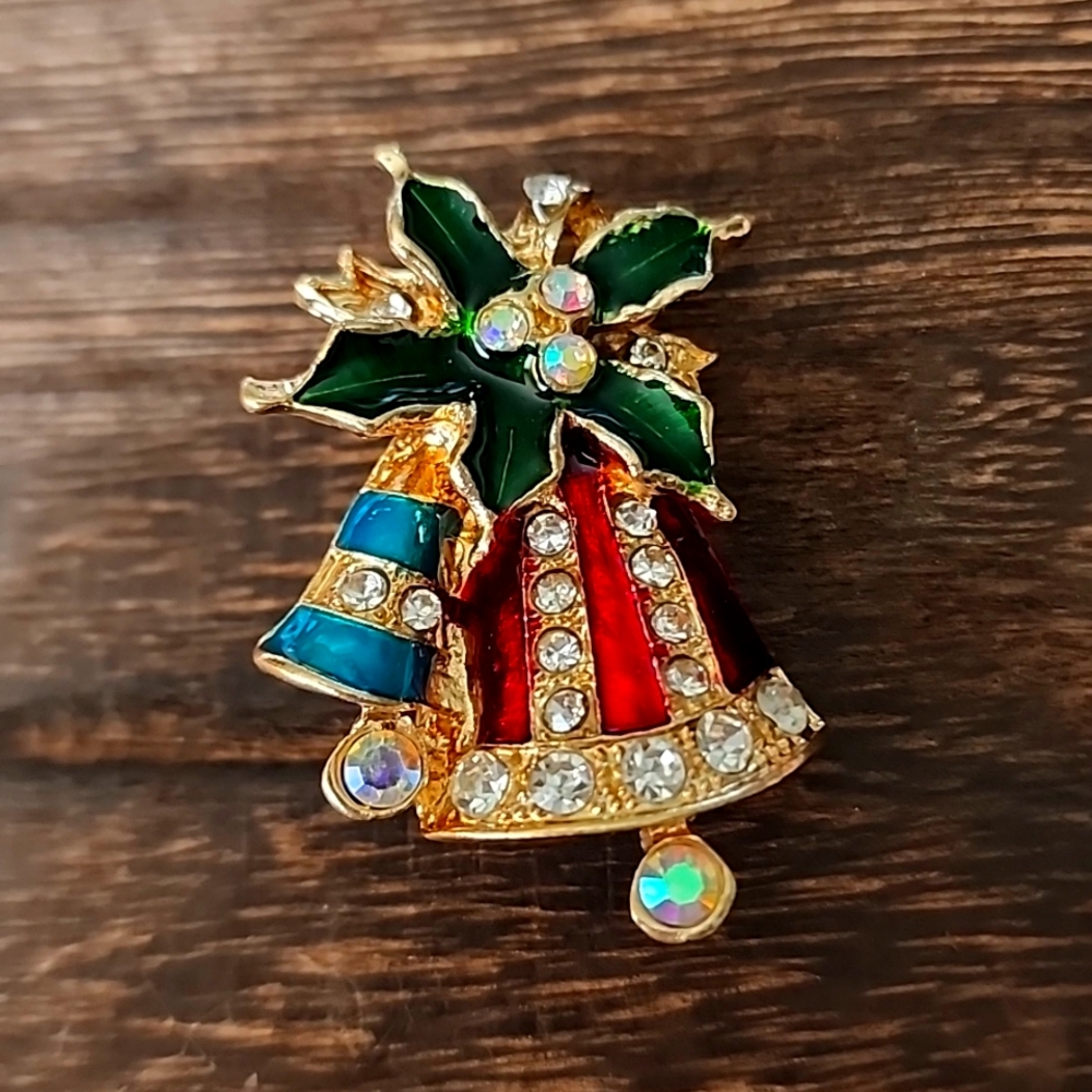 VINTAGE Style Nostalgic Christmas  BROOCH Loaded with Gems